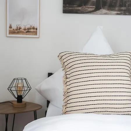 Daire 1-4 Gaeste W-lan, Netflix, Amazon, Parken, Arbeitsplatz, 24h Check In ,vollausgestattet Kueche, Handtuecher Seife U,v,m Fuer Geschaeftsreisende, Paare, Familien , Datteln