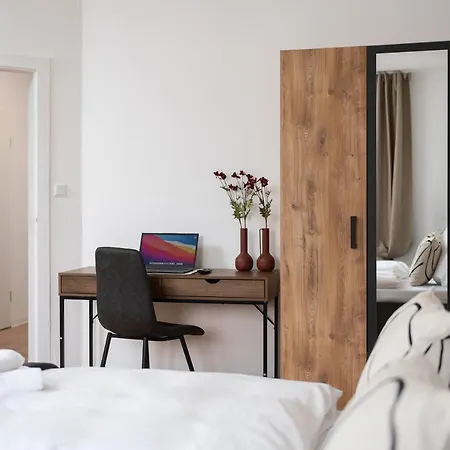 1-4 Gaeste W-lan, Netflix, Amazon, Parken, Arbeitsplatz, 24h Check In ,vollausgestattet Kueche, Handtuecher Seife U,v,m Fuer Geschaeftsreisende, Paare, Familien , アパート