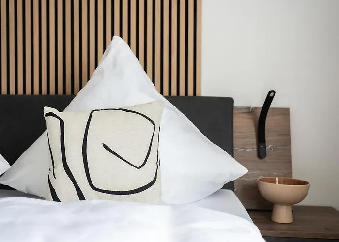 1-4 Gaeste W-lan, Netflix, Amazon, Parken, Arbeitsplatz, 24h Check In ,vollausgestattet Kueche, Handtuecher Seife U,v,m Fuer Geschaeftsreisende, Paare, Familien , דירה *