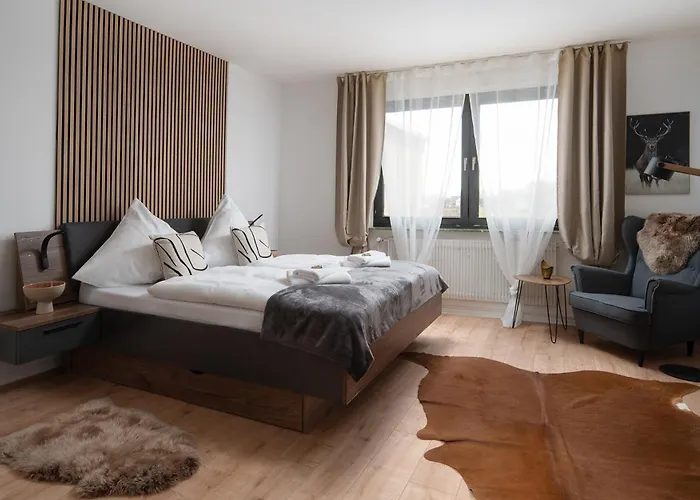 1-4 Gaeste W-lan, Netflix, Amazon, Parken, Arbeitsplatz, 24h Check In ,vollausgestattet Kueche, Handtuecher Seife U,v,m Fuer Geschaeftsreisende, Paare, Familien ,